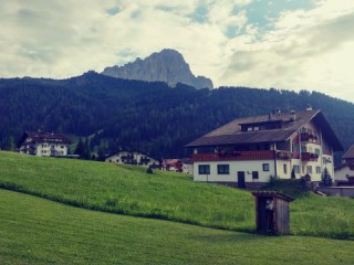 23 Italian Dolomites Day Walks (c) Ann Foulkes, trekMountains