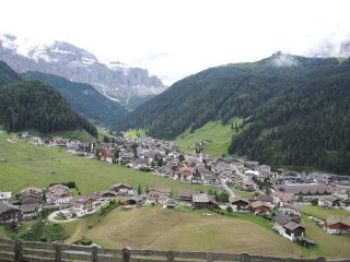 36 Italian Dolomites Day Walks (c) Ann Foulkes, trekMountains