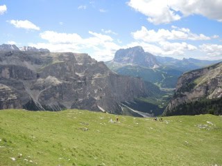 53 Italian Dolomites Day Walks (c) Ann Foulkes, trekMountains