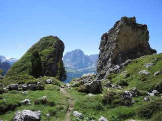 56 Italian Dolomites Day Walks (c) Ann Foulkes, trekMountains
