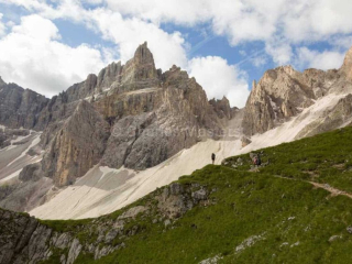 Alta Via 2 Dolomites Italy trekMountains Approaching the Odles (c) Charles Masters Alta Via 2 Dolomites Italy trekMountains Approaching the Odles (c) Charles Masters