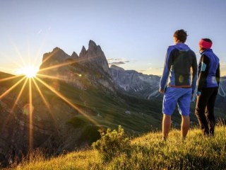 Looking to the Odles Peaks Lukas_Runggaldier