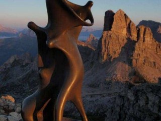 Statue Rifuigio Nuvolau and Averau Alta Via 1 Dolomites Italy © Ann Foulkes trekMountains 2010